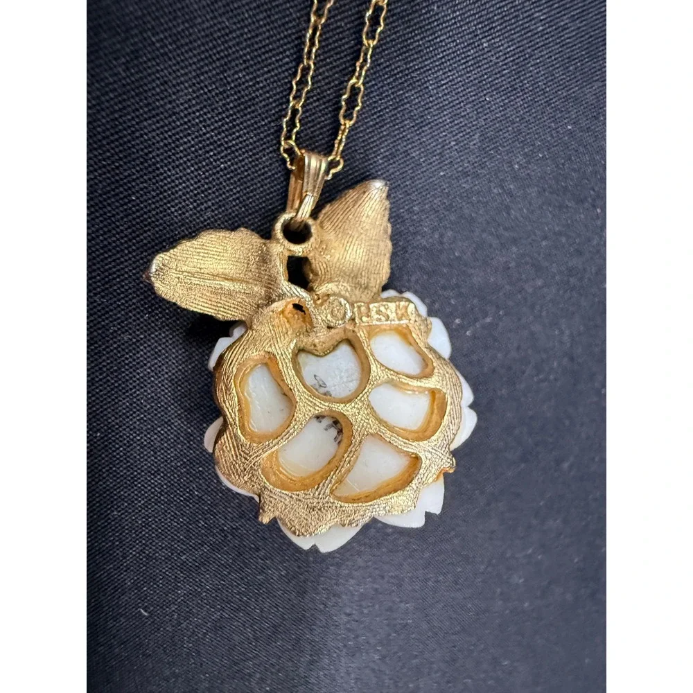 Vintage Monet Gold Tone Cream Rose Rhinestone Pendant Necklace Floral Jewelry
